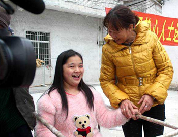 “囚车”里的少女:美婷 “囚车”里的少女:美婷