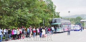 粤BF8690的超载大客车罚款2000元记12分出发 粤BF8690的超载大客车罚款2000元记12分出发